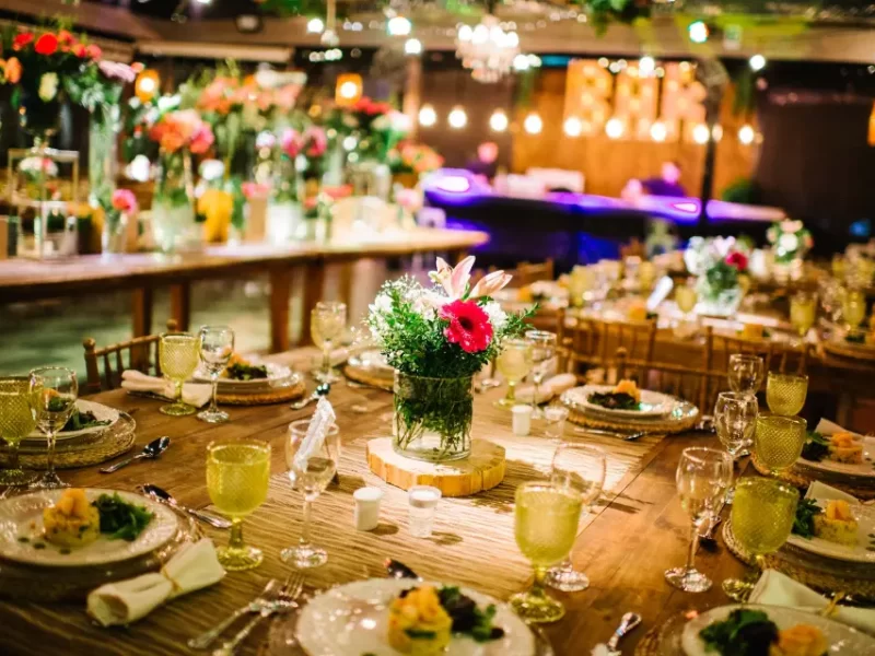 Matri Isi y Alvaro Deco mesas